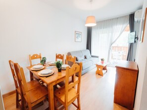 Dining - Corsican Apartment Near Sandy Beaches (Ax-les-Thermes)