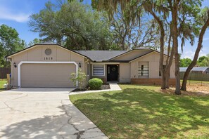 Exterior - Cozy Home Away from Home- Family Friendly! (Ocoee)