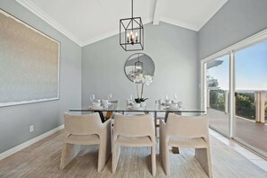 House - Luxury Hilltop Villa With Pool Stunning View (Santa Ana)