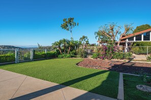 House - Luxury Hilltop Villa With Pool Stunning View (Santa Ana)