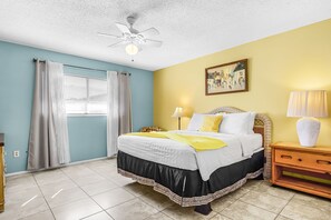 2 bedrooms, free WiFi, bed sheets - Serene 2-bedroom condo with AC in beautiful Cape Coral (Cape Coral)