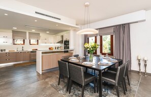 Dining - Red Oak Tree Villa - High-Spec Contemporary Villa with Garden & Jacuzzi (Rethymno)