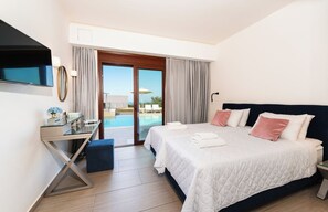 3 bedrooms, travel cot, free WiFi - Red Oak Tree Villa - High-Spec Contemporary Villa with Garden & Jacuzzi (Rethymno)
