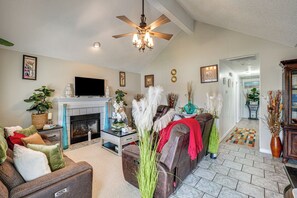 Interior - 1 Mi to Gulf & Close to Casinos! Quiet Biloxi Home (Biloxi)