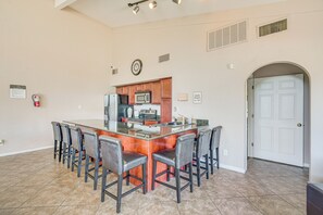 Interior - 3 Mi to Camelback Mtn! Snowbird Escape w/ Pool (Phoenix)