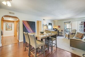 Interior - 3 Mi to Camelback Mtn! Snowbird Escape w/ Pool (Phoenix)