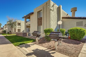 Interior - 3 Mi to Camelback Mtn! Snowbird Escape w/ Pool (Phoenix)