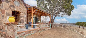 3 Mi to Dtwn: Wichita Falls Gem w/ Private Sauna!