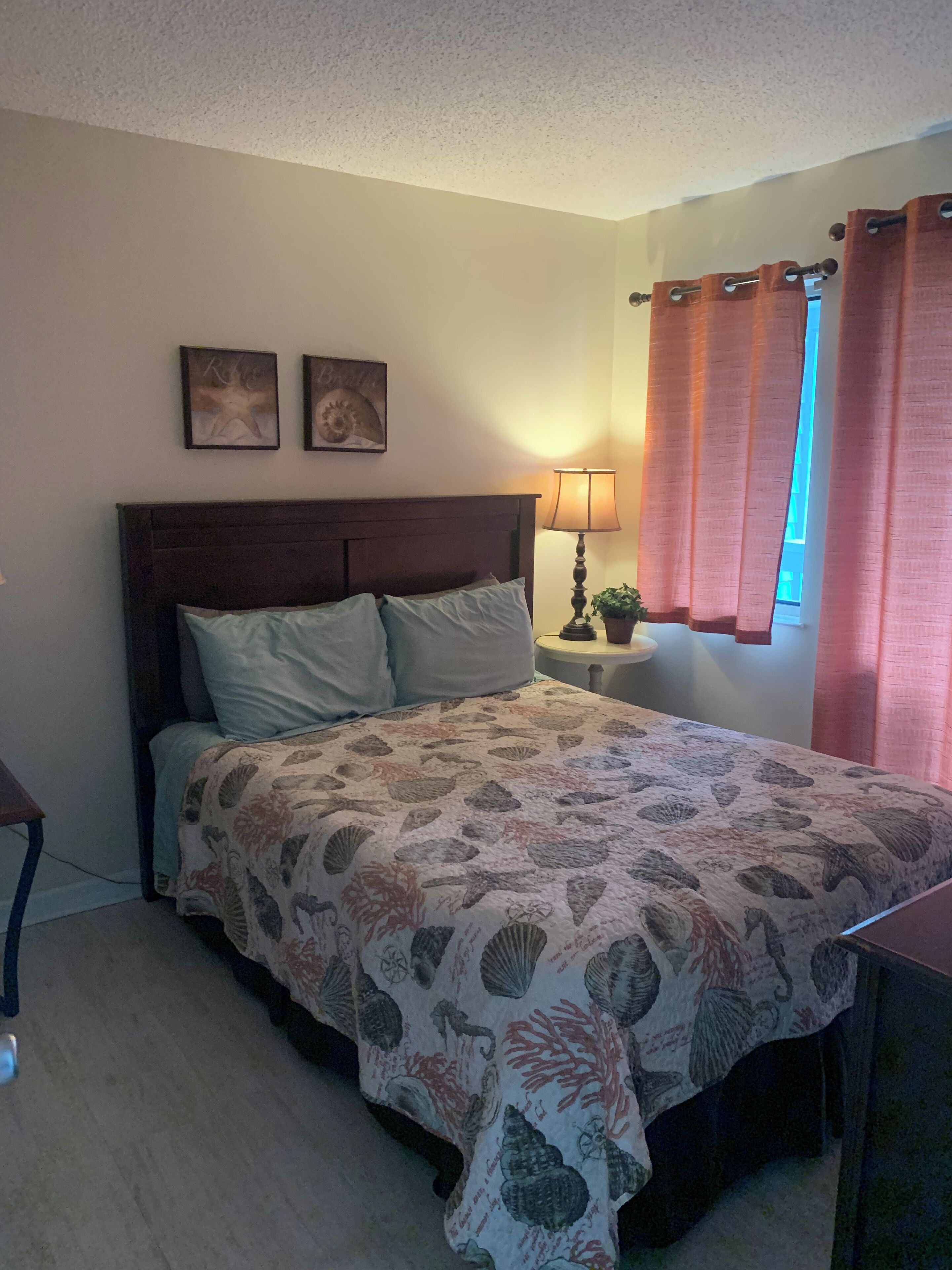 Condo com design assinado, 2 quartos, para não fumantes, vista para o jardim | Individualmente decorados, individualmente mobiliados