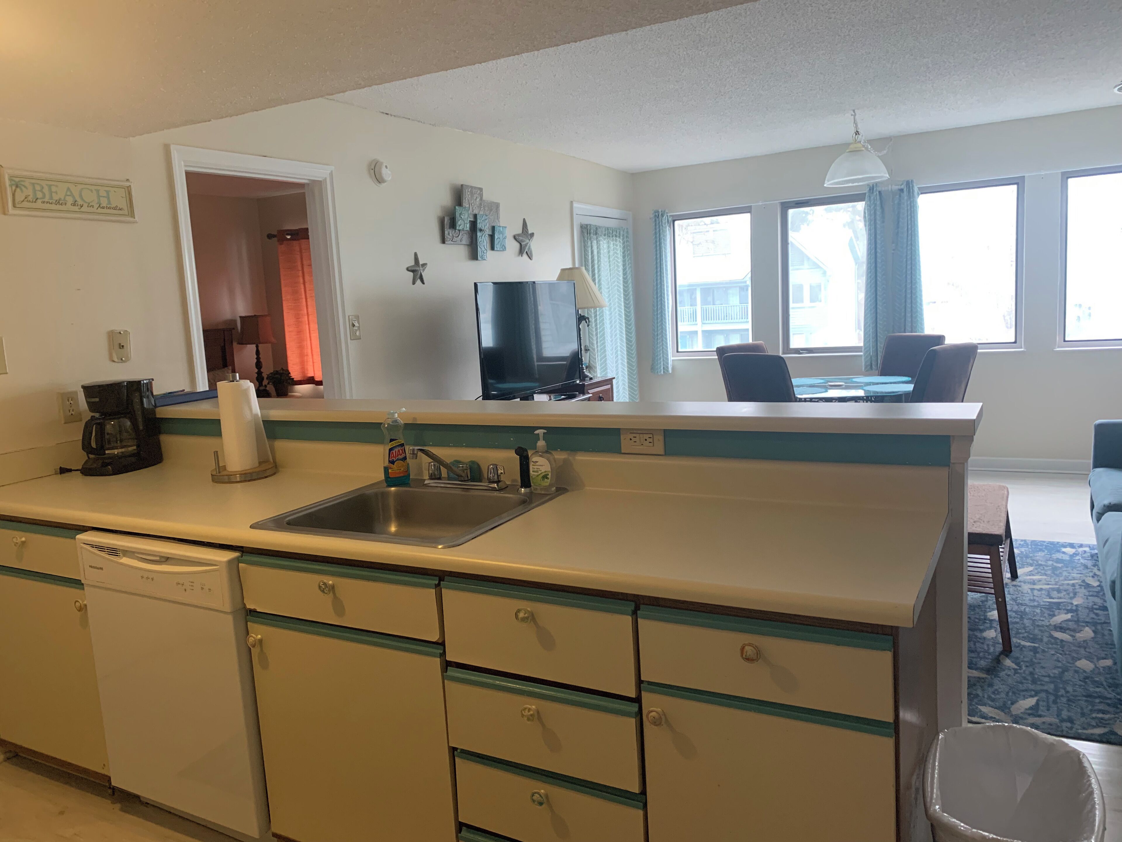 Signature Condo, 2 Bedrooms, Balcony, Garden View | Private kitchen | Fridge, microwave, oven, stovetop