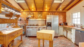 Rumah (6 Bedrooms) | Interior