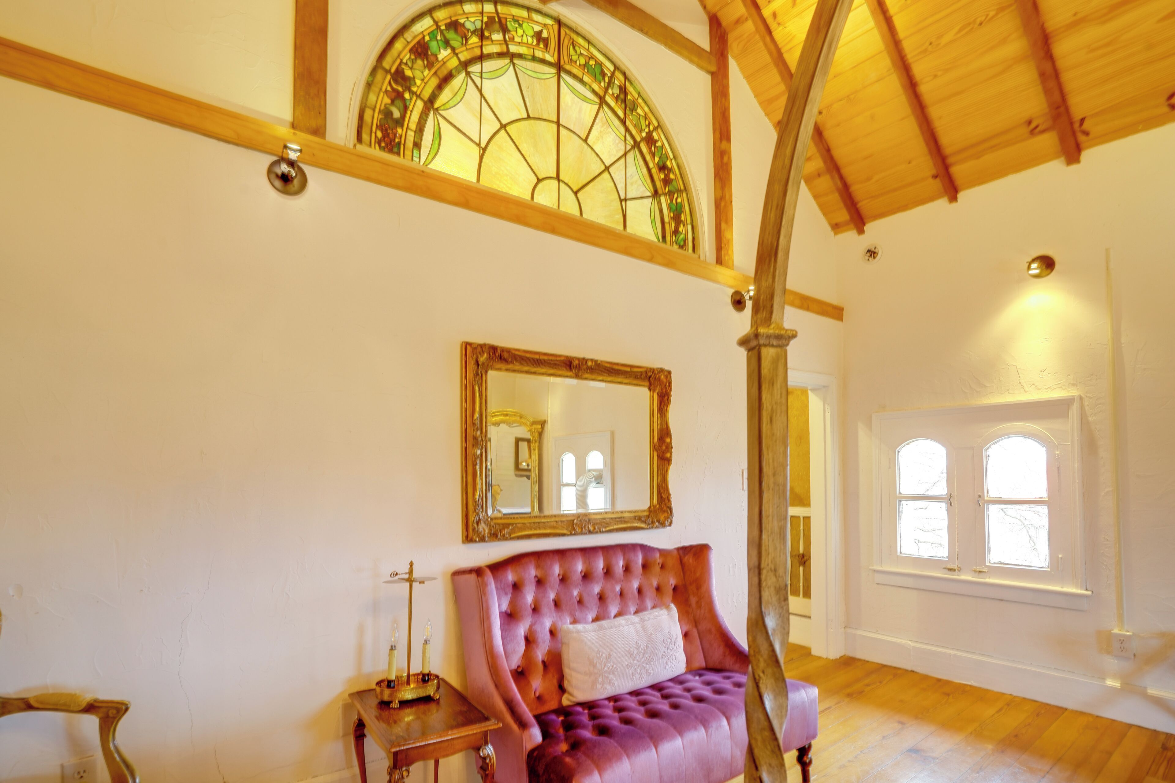 House (6 Bedrooms) | Interior