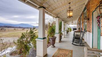 House (6 Bedrooms) | Interior