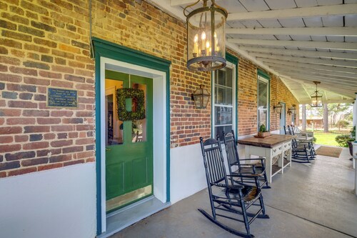 Hot Tub Access: Historic Group Getaway in Amherst!