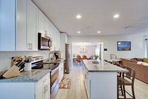 House (4 Bedrooms) | Interior - Pool & Patio! Gem 4 Mi to Fort Lauderdale Beach (Fort Lauderdale)