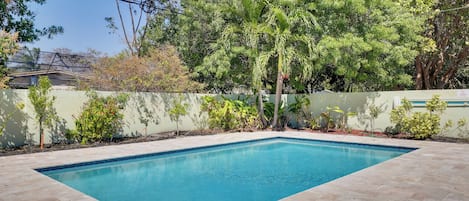 House (4 Bedrooms) | Front of property