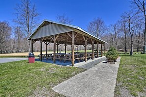House (4 Bedrooms) | Interior - All-season Fun! Tobyhanna Getaway w/ Lake Access (Tobyhanna)