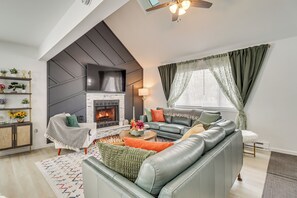 House (4 Bedrooms) | Interior - All-season Fun! Tobyhanna Getaway w/ Lake Access (Tobyhanna)
