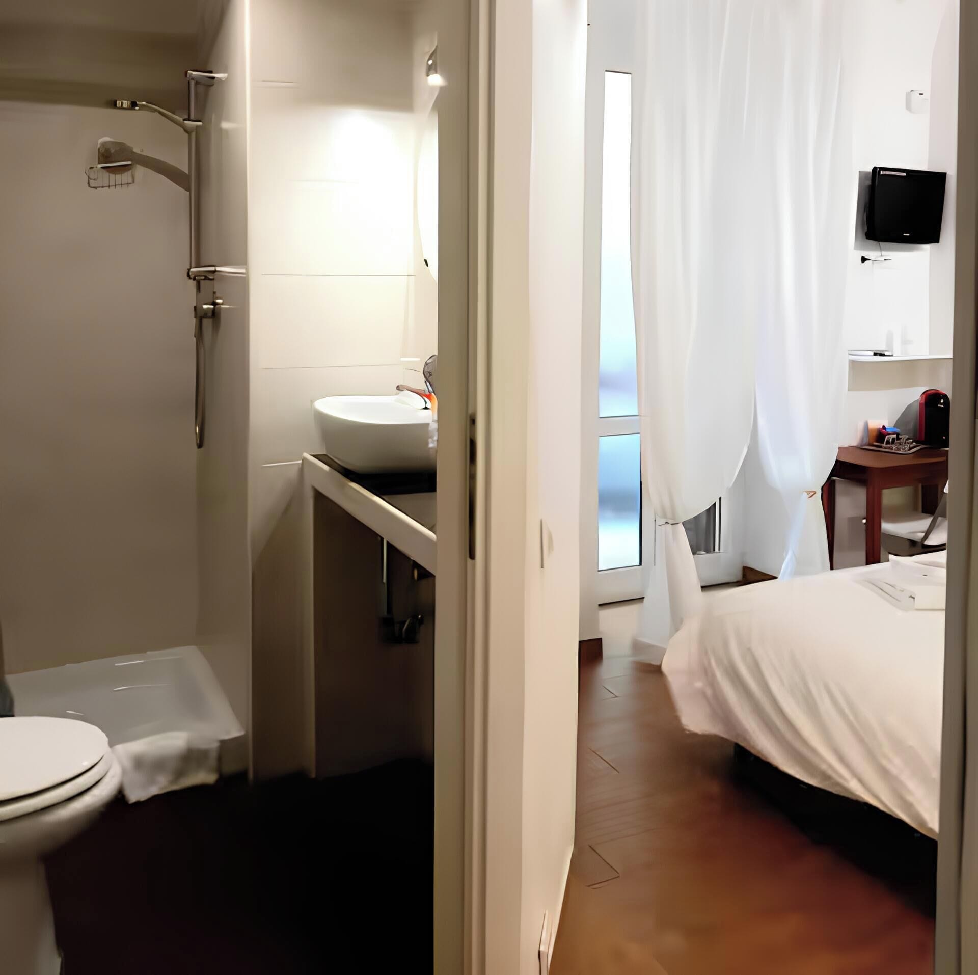 Classic Double or Twin Room | Bilik Mandi | Pancuran mandi, kelengkapan dandanan diri percuma, pengering rambut 