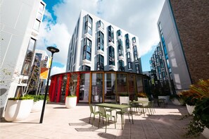 Unclassified image, 4 of 12, button - Stephen's Quarter - Aparto (Dublin)