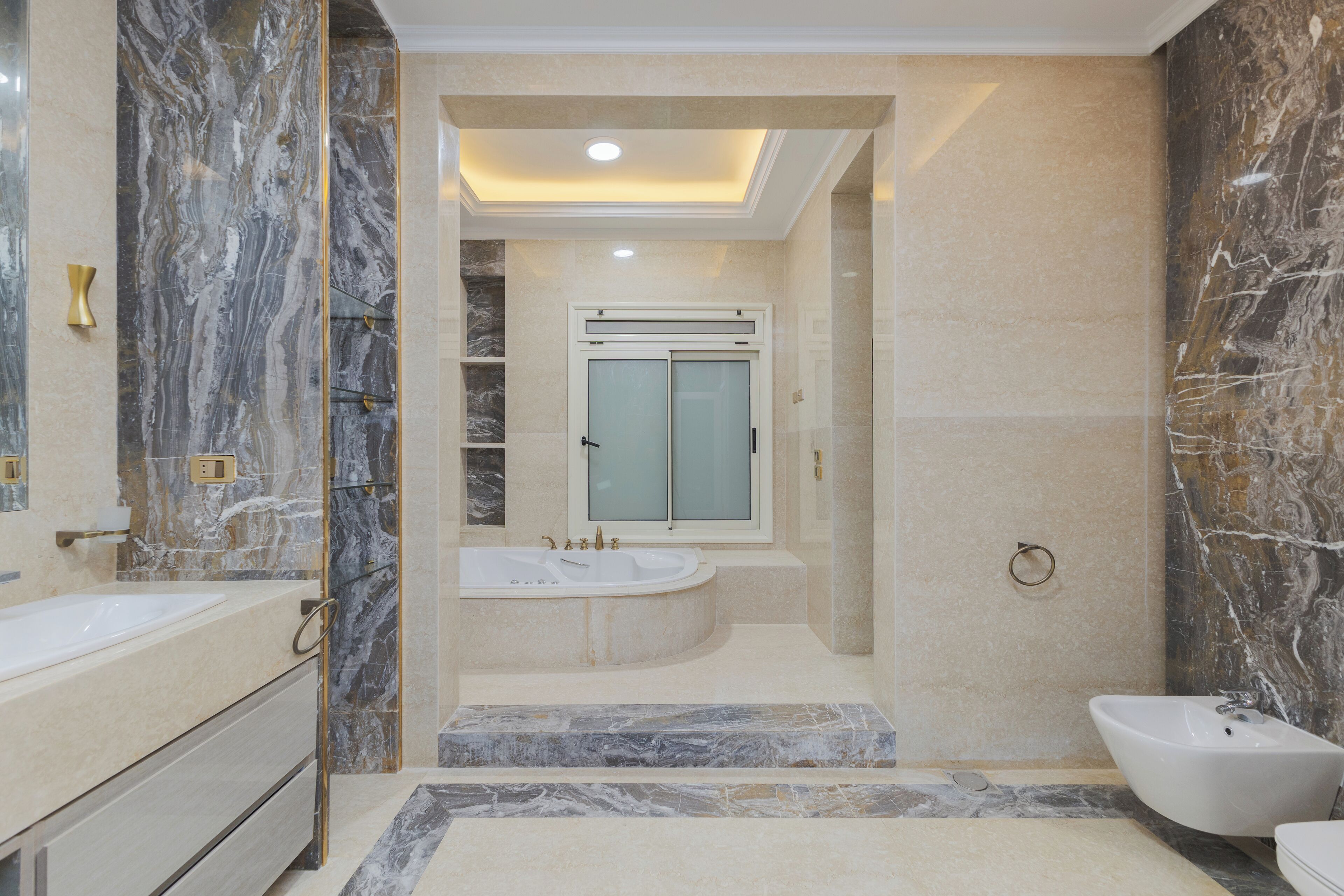 Luxury Villa, 6 Bedrooms, Private Pool, Executive Level | Bilik Mandi | Tuala disediakan, sabun, syampu, tisu tandas 