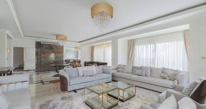 ALSAWAH Grand Palace at Sheikh Zayed - 6BR, Pool & Private Garden