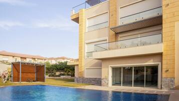 Kolam renang terbuka