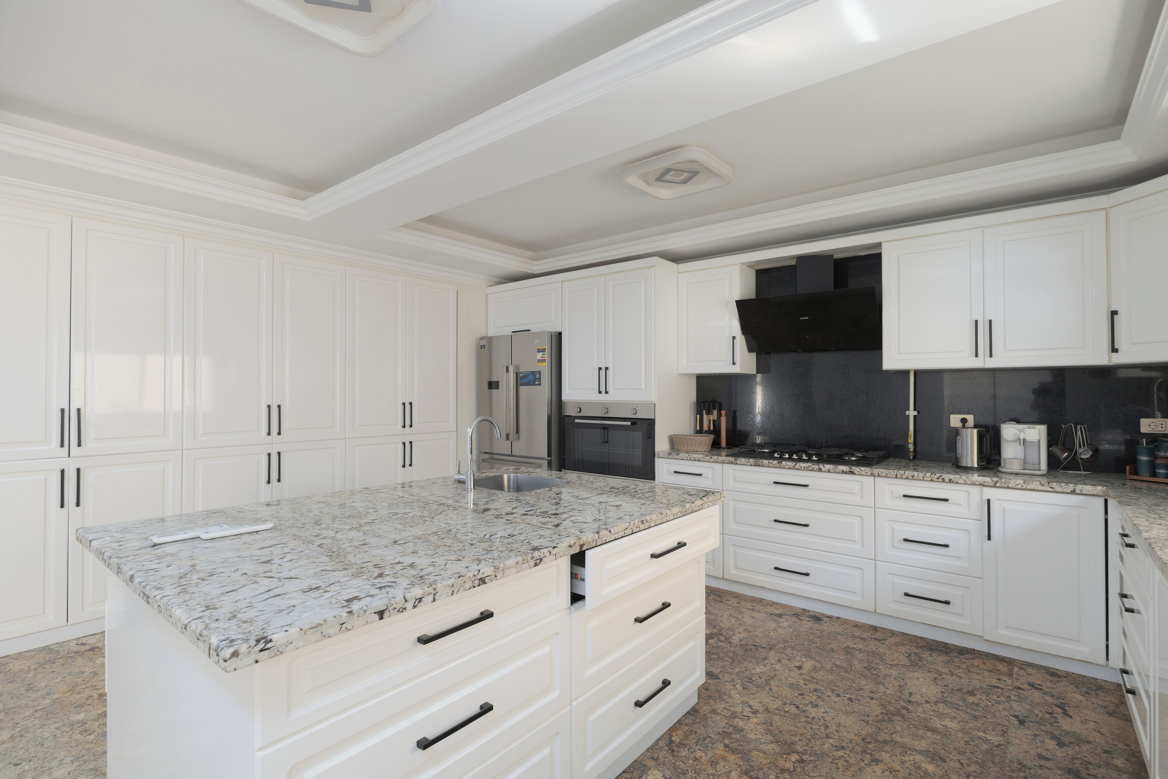 Luxury Villa, 6 Bedrooms, Private Pool, Executive Level | Private kitchen | Full-sized fridge, microwave, oven, stovetop