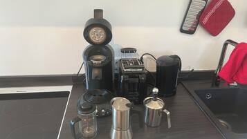 Kaffee und/oder Kaffeemaschine