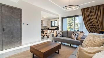 Apartment, Balcony, City View | Living area