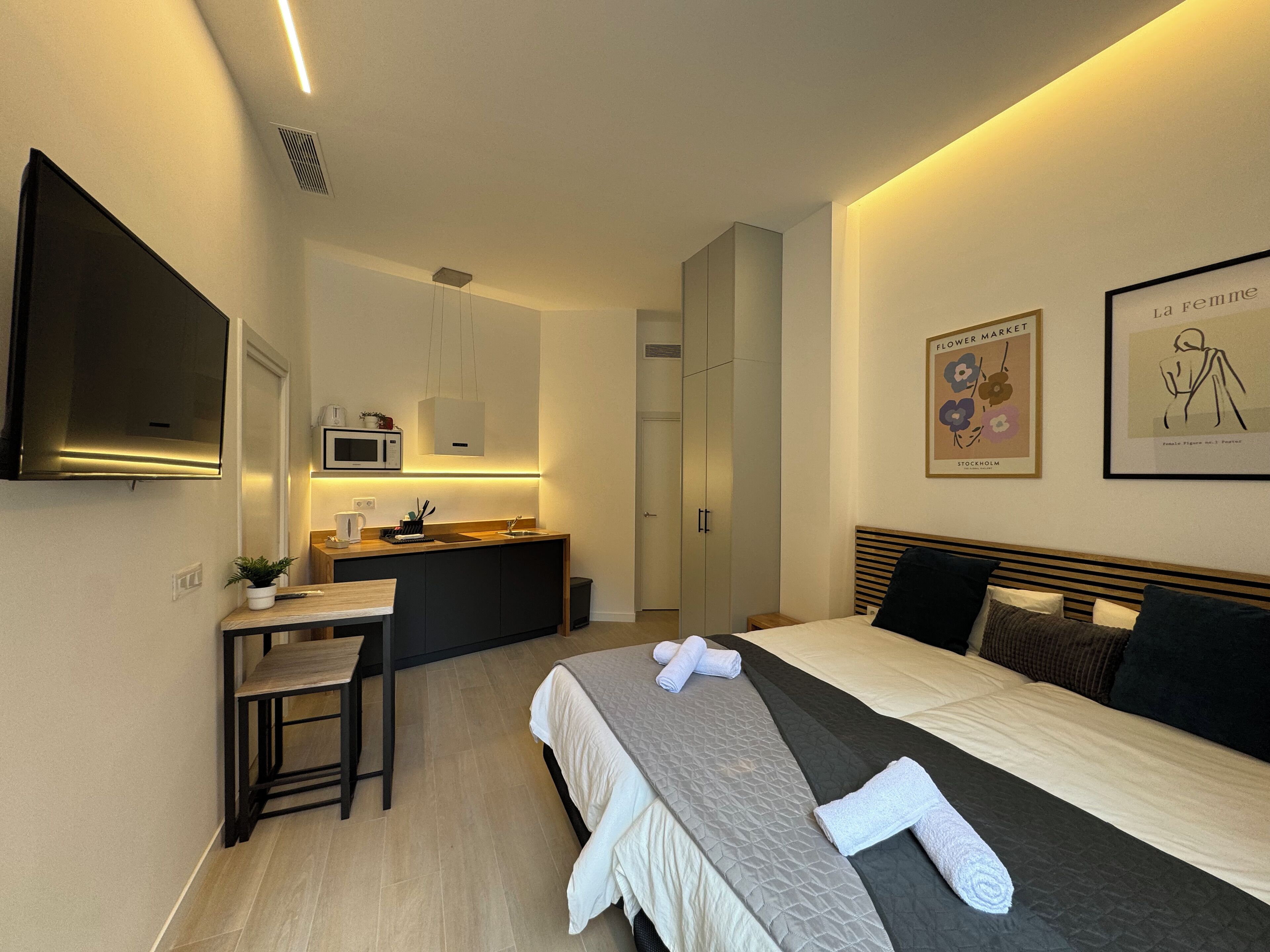 Twin Room | Iron/ironing board, free WiFi