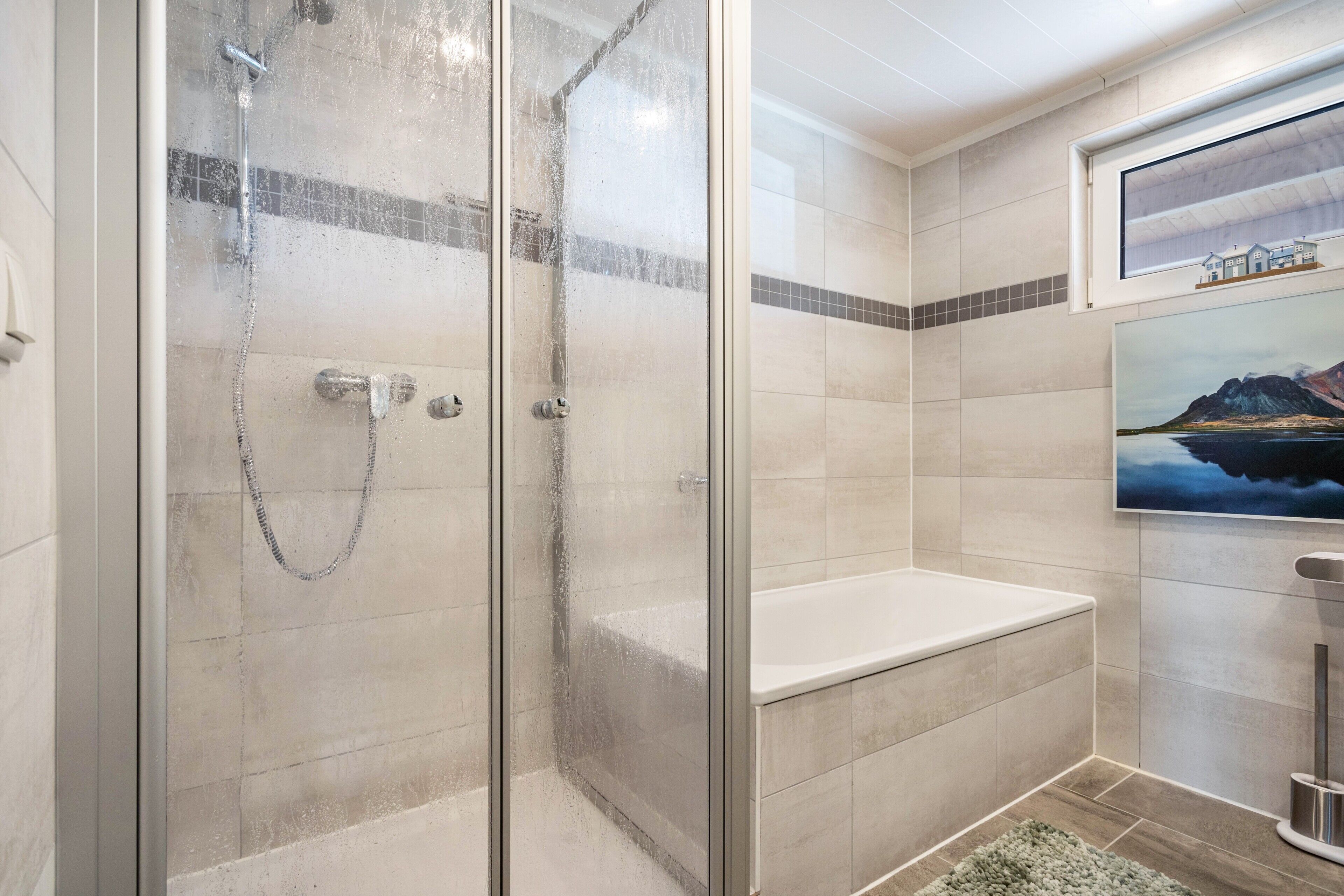 Shower, towels