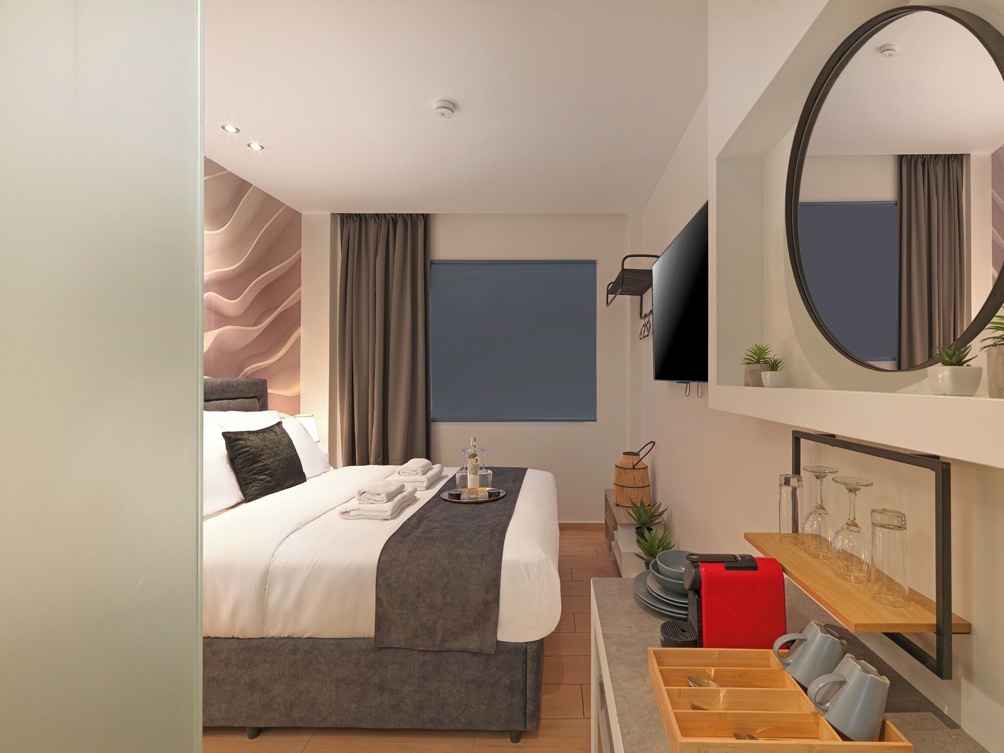 ห้องจูเนียร์สวีท, วิวเมือง | ตู้นิรภัยในห้องพัก, ผ้าม่านกันแสง, ห้องเก็บเส  ียง, เตารีด/โต๊ะรีดผ้า