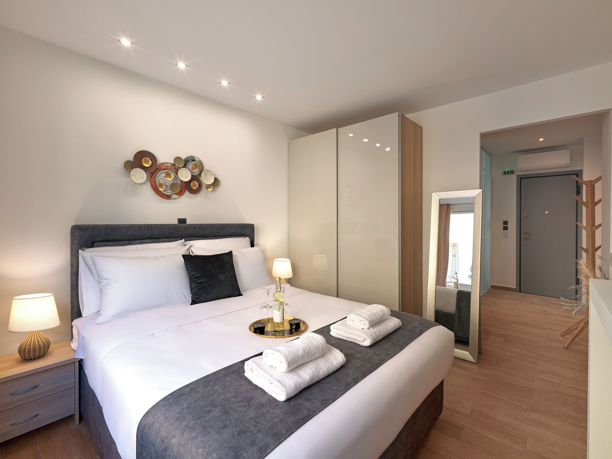 Deluxe Suite, City View