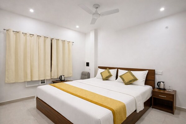 Perhehuone | Kannettavalle tietokoneelle sopiva työtila, ilmainen Wi-Fi