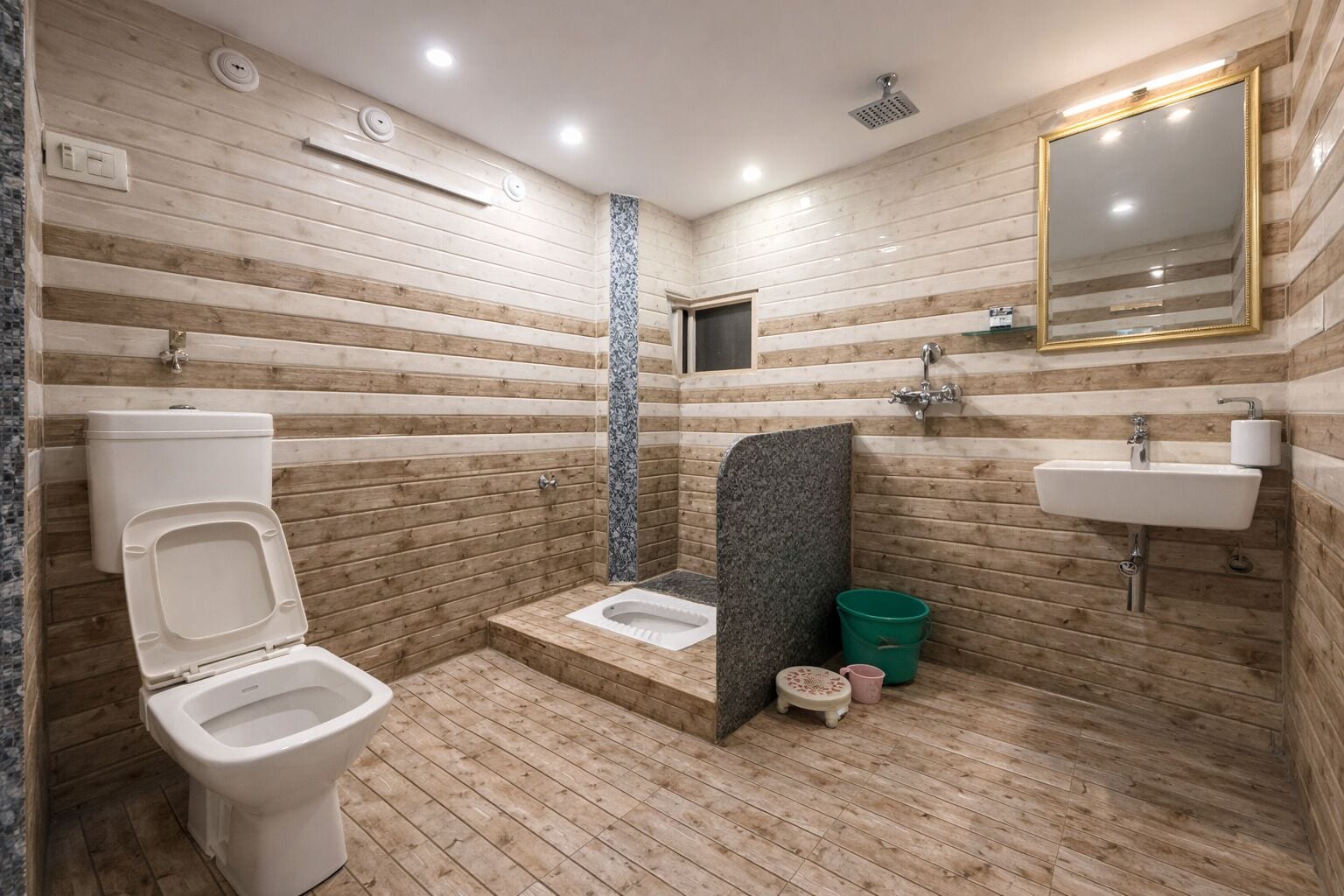 Family Room | Bathroom | Shower