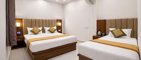 Luxury Room | Laptop workspace, free WiFi, bed sheets