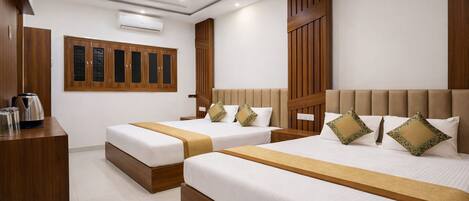 Deluxe Room, City View | Laptop workspace, free WiFi