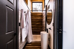 Hair dryer, towels, soap, toilet paper - The Vista Glass Cabin at Four Fillies Lodge w/ Hot Tub (Peterstown)