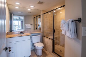 Shower, towels - SH 322 1BR Condo Pond View, Lazy River, Hot Tubs & Beach Access LBTS (Pawleys Island)