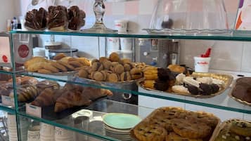 Colazione continentale a pagamento, servita tutte le mattine