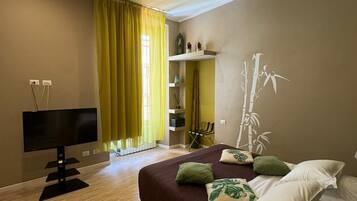 Deluxe Double or Twin Room | In-room safe, blackout drapes, free WiFi