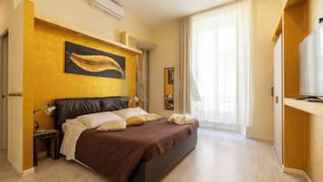 Deluxe Triple Room | In-room safe, blackout curtains, free WiFi