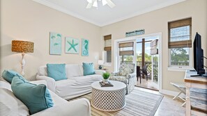 Smart TV - 3BR Condo near Peaceful Lake w/ Large Pool, Close to Beach! (Santa Rosa Beach)