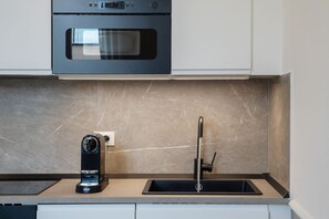 Fridge, microwave, dishwasher, toaster - Castro Pretorio 25 - FHTR (Roma)