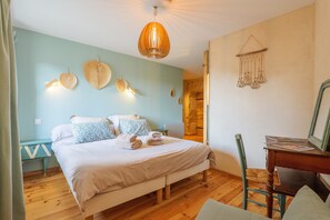1 habitación, tabla de planchar con plancha, wifi y ropa de cama 