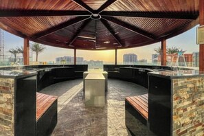 Lobby - Elegant Studio with Balcony in Liwan – Ideal for Long Stays in Dubai (Dubai)