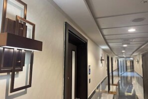 Interior - Elegant Studio with Balcony in Liwan – Ideal for Long Stays in Dubai (Dubai)