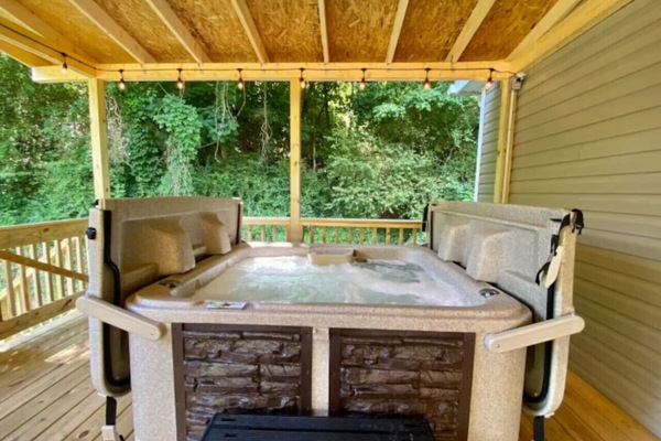 Outdoor spa tub