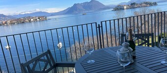 MyLago Apartment with pool and lake view
